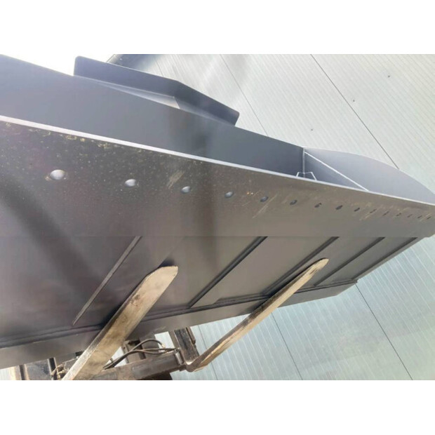 2025 فولفو L110G-41210179