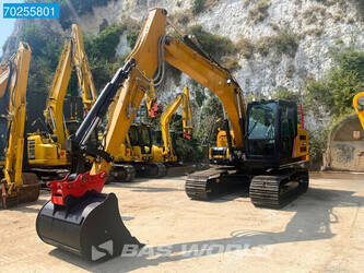 صورة ل حفارات مجنزرة 2022 ساني SY135
