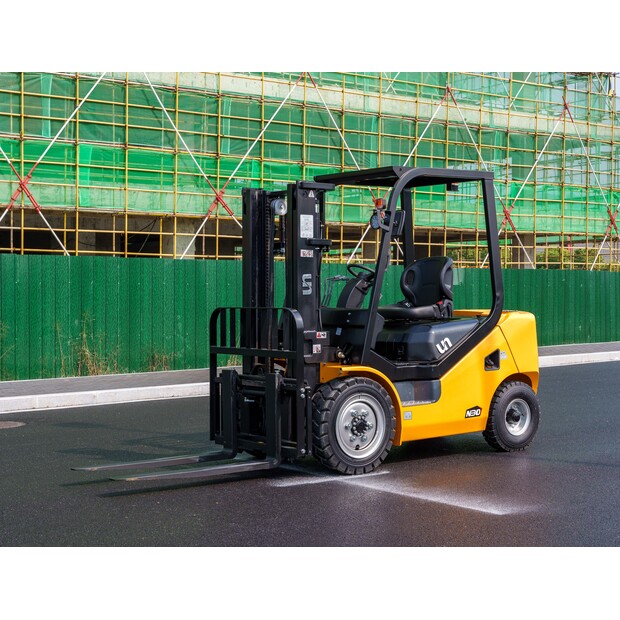 2025 Isuzu FD30T-41211026