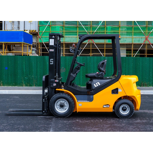 2025 Isuzu FD30T-41211028