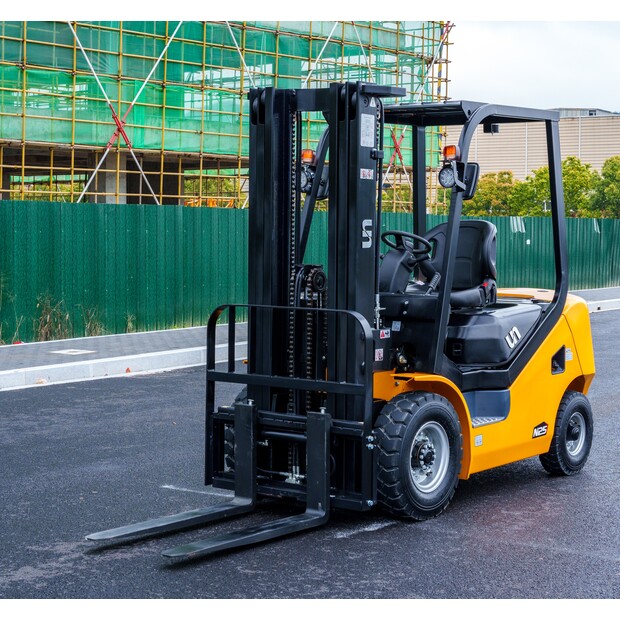 2025 Isuzu FD30T-41211029