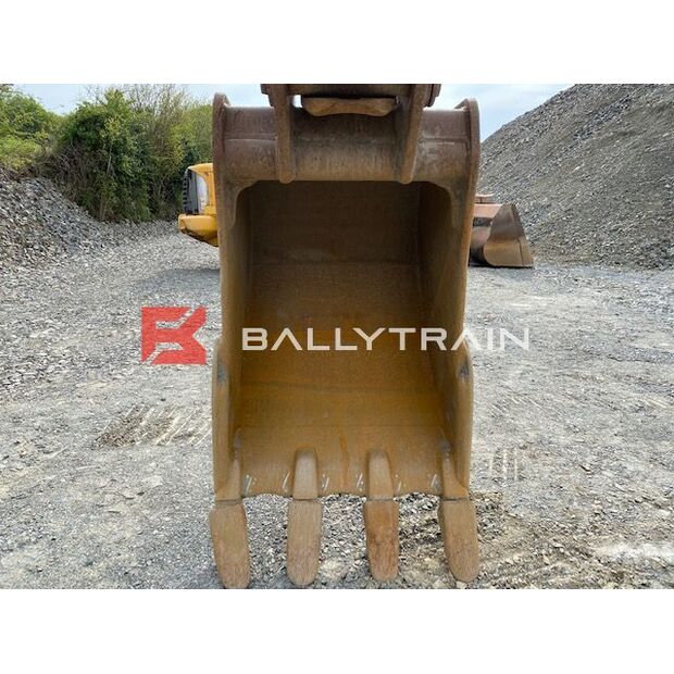 2016 Hyundai ROBEX 330LC-9A-41216388