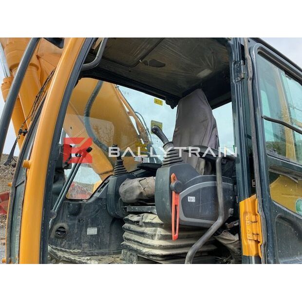 2016 Hyundai ROBEX 330LC-9A-41216394