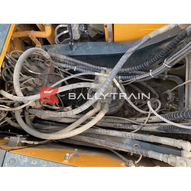 2016 Hyundai ROBEX 330LC-9A-41216397