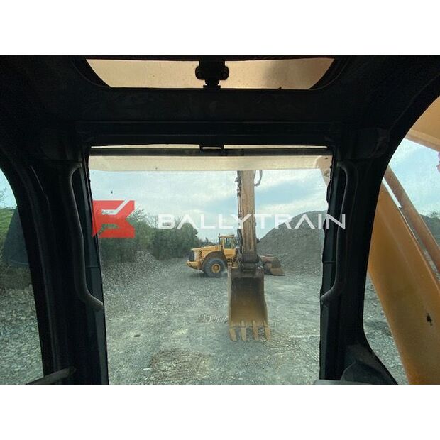 2016 Hyundai ROBEX 330LC-9A-41216405