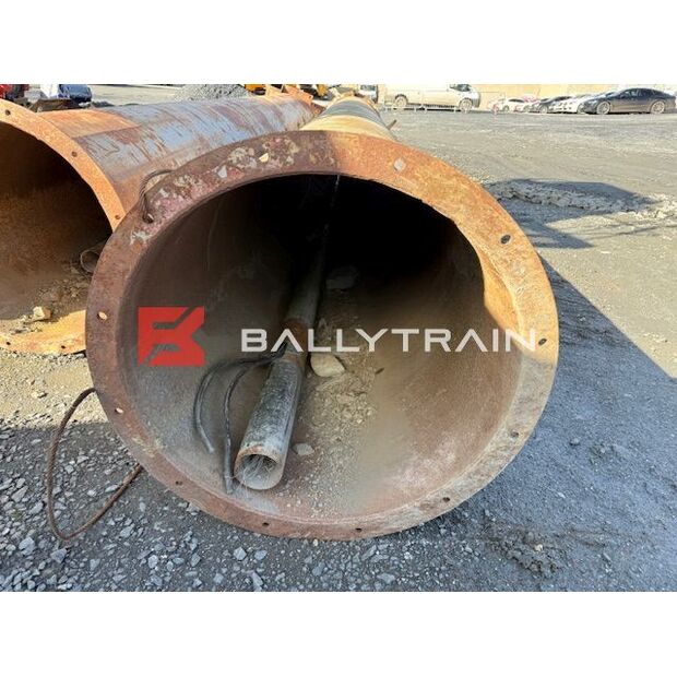 Stacks to Suit Tar Plant-41218828