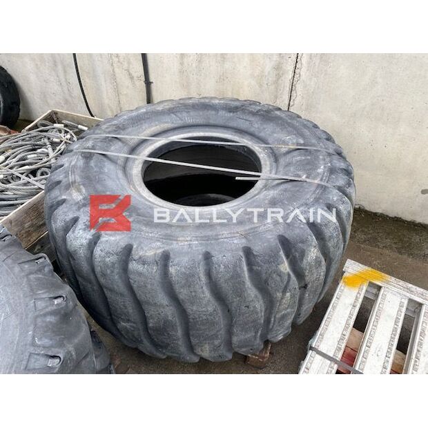Dunlop 30 x 25 Earthmover Tyre-41221401