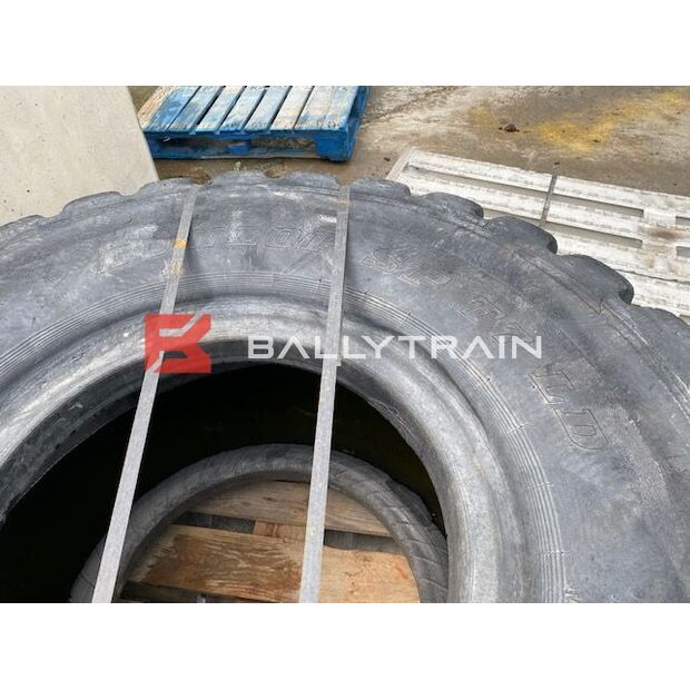Dunlop 30 x 25 Earthmover Tyre-41221405