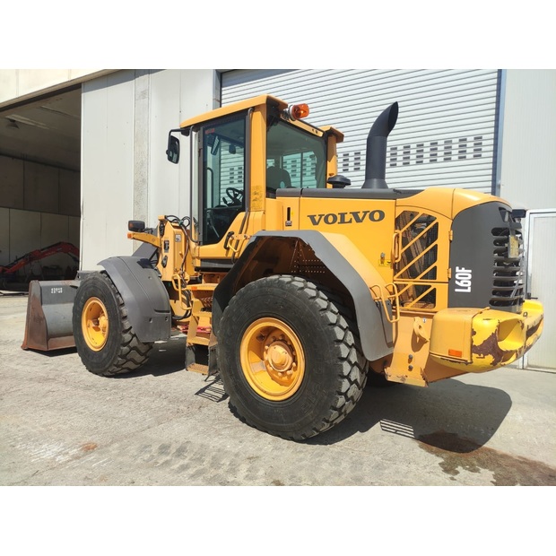 2011 فولفو L60F-41224374
