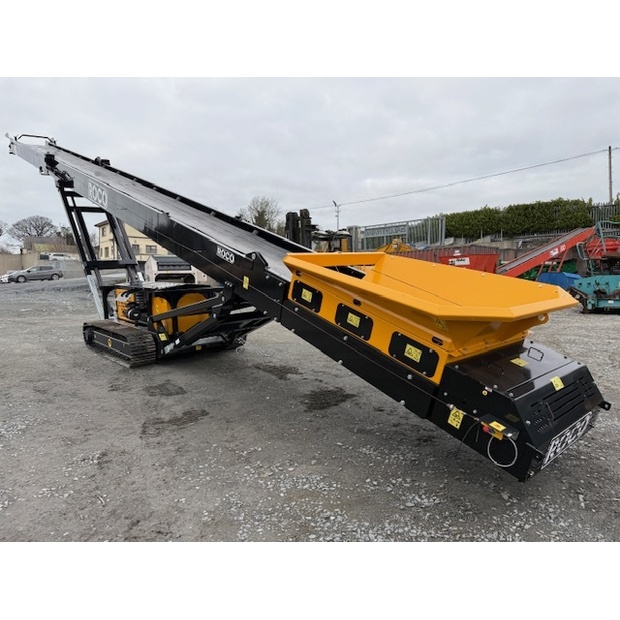 ROCO T65AGG Tracked Stacker-41234751