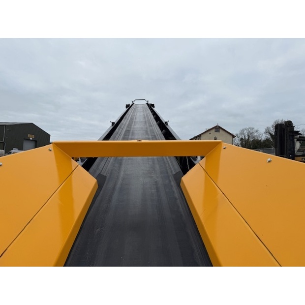 ROCO T65AGG Tracked Stacker-41234758