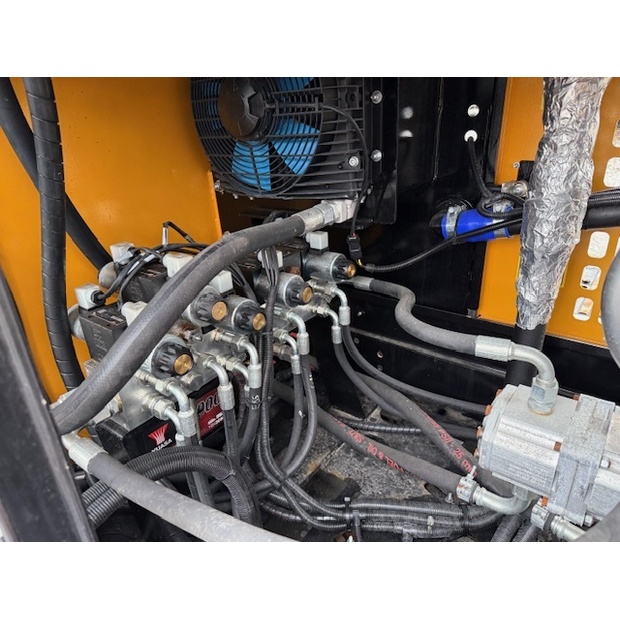 ROCO T65AGG Tracked Stacker-41234811