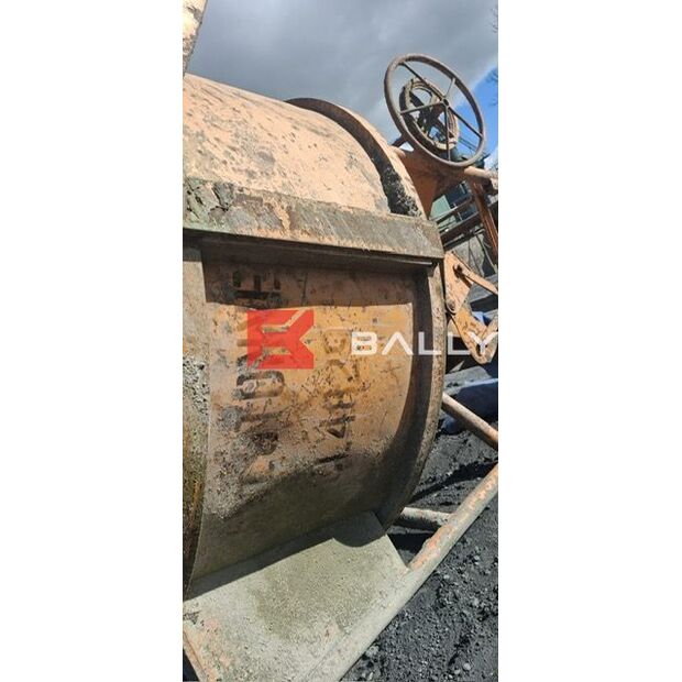 2005 Eichinger Concrete Pouring Skip-41241975