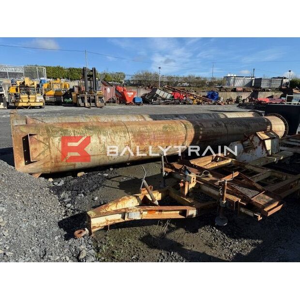 Stacks to Suit Tar Plant-41242080