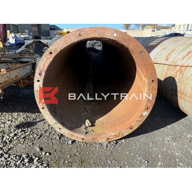 Stacks to Suit Tar Plant-41242087