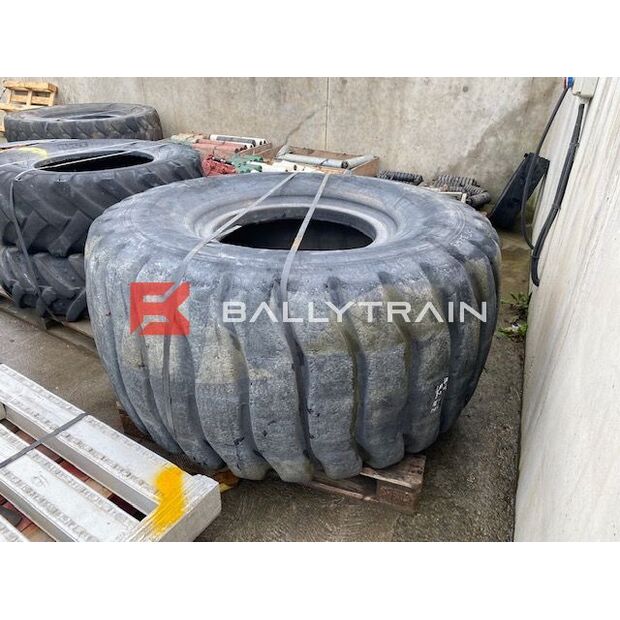Dunlop 30 x 25 Earthmover Tyre-41243328