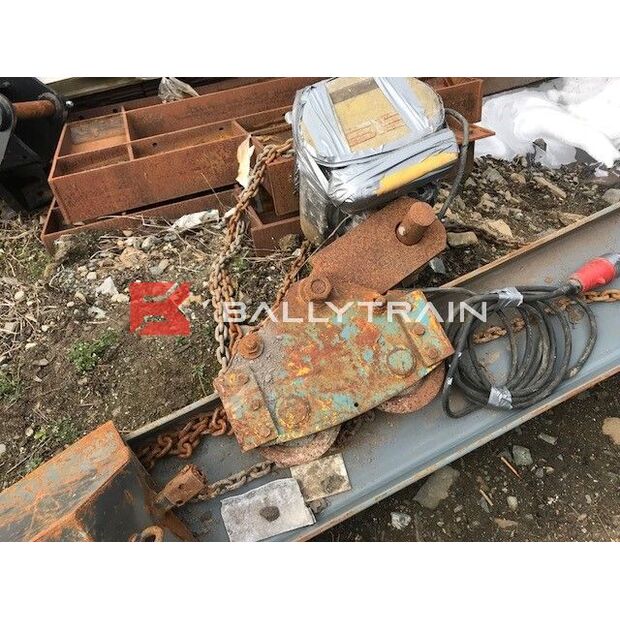 Pulley Block and Beam-41243683