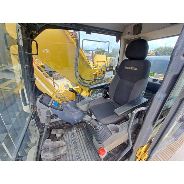 2016 كوماتسو HB215LC-2-41245682