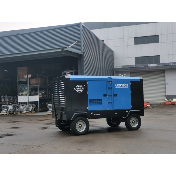 2025 UNIVERSAL UDS750S-41246568