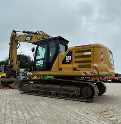 صورة ل معدات البناء كاتربيلر 320