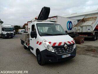 2020-renault-master-1300480-cover-image 2020-renault-master-1300480-cover-image