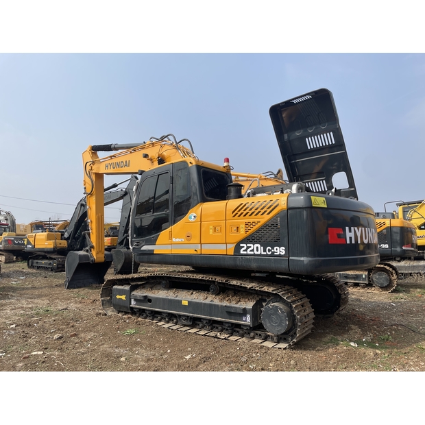2023 Hyundai R220LC-9-41284078