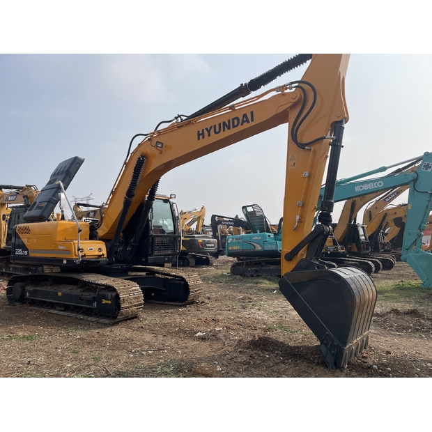 2023 Hyundai R220LC-9-41284083