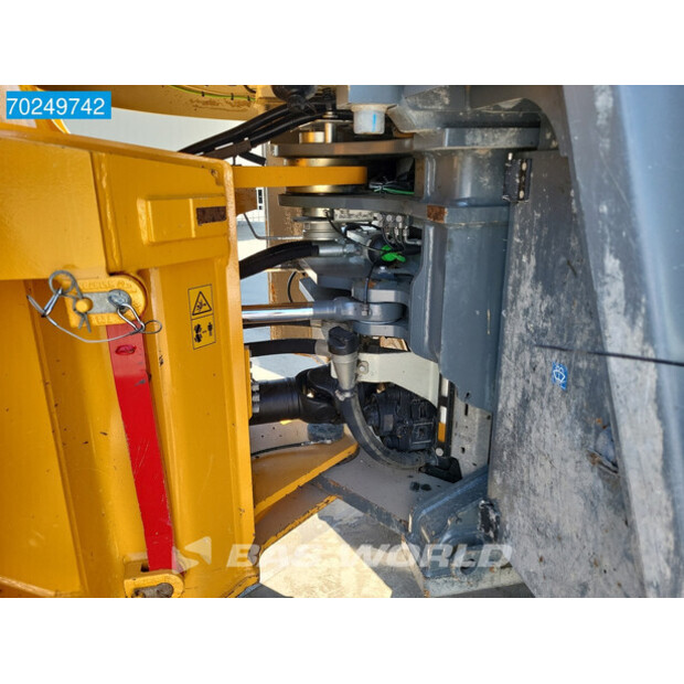 2021 ليبهير L556-41284173