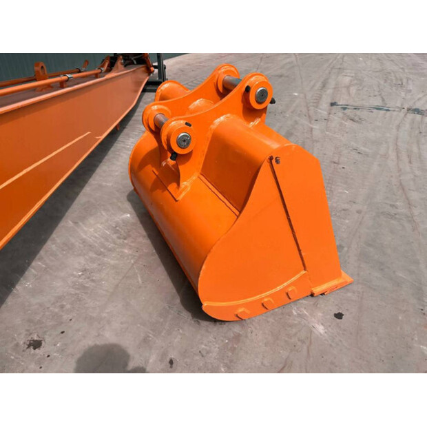 2025 Hitachi ZX200-41284645