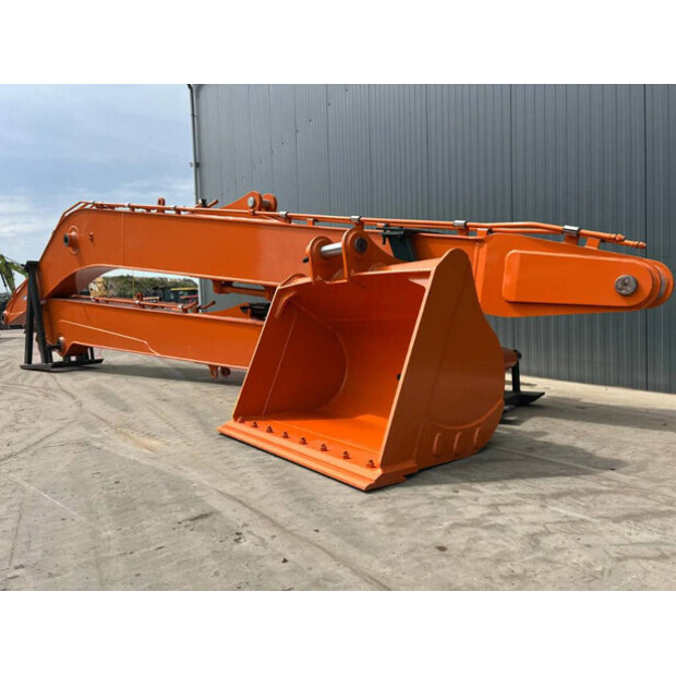 2025 Hitachi ZX200-41284646