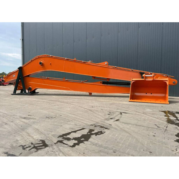 2025 Hitachi ZX200-41284647