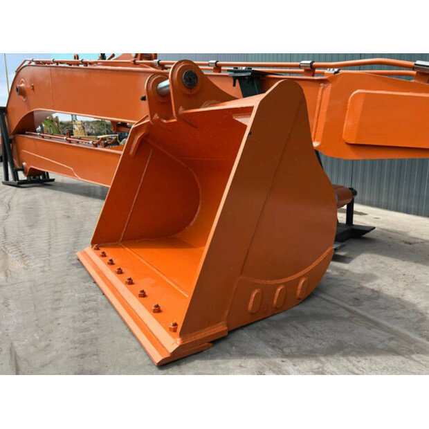 2025 Hitachi ZX200-41284653