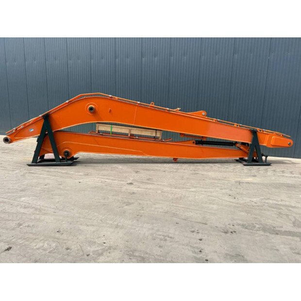 2025 Hitachi ZX210-41284676