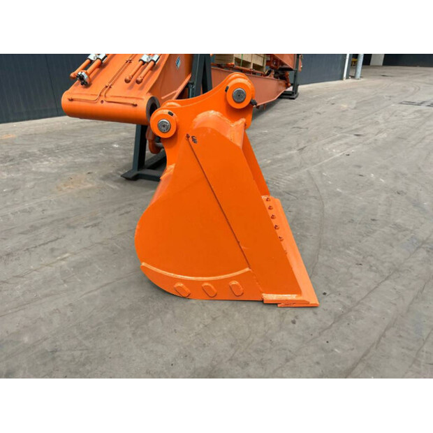 2025 Hitachi ZX210-41284684