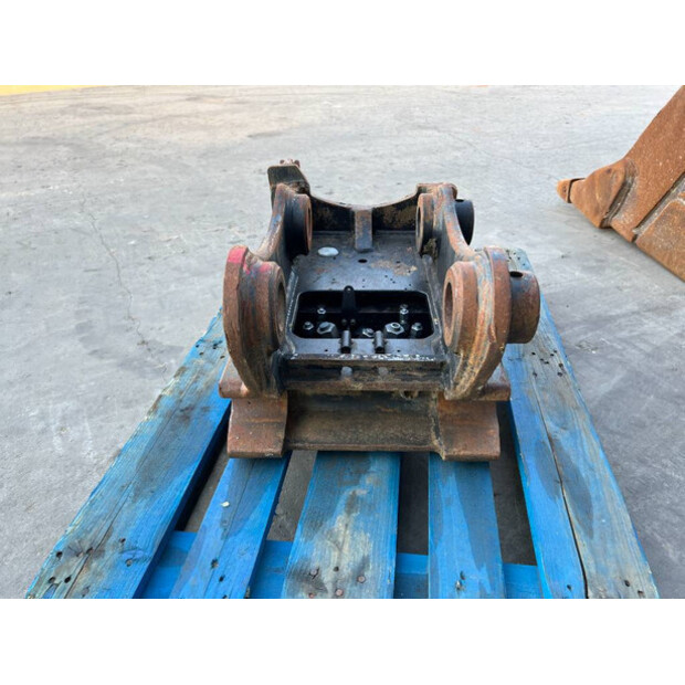 2017 OilQuick OQ65-41285657
