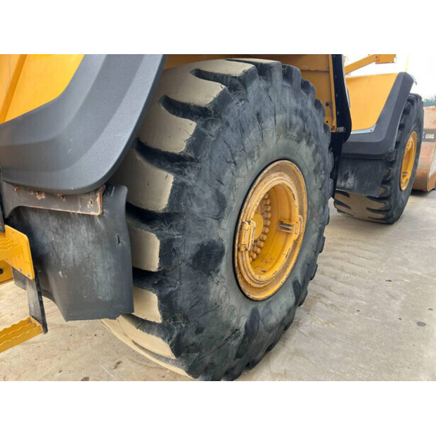 2014 فولفو L220H-41289694