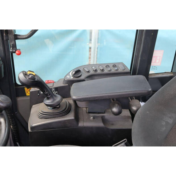 2020 Komatsu WA270-41290143