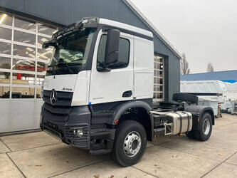 صورة ل رؤوس شاحنات 2025 مرسيدس بنز Actros 2045
