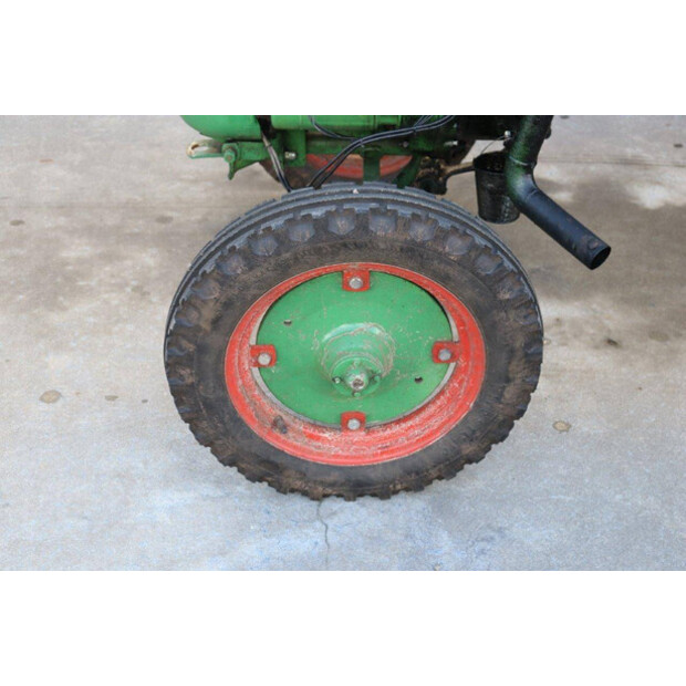 Holder B12-41291919