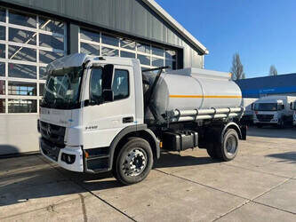 صورة ل ناقلات النفط 2025 مرسيدس بنز Atego 1418