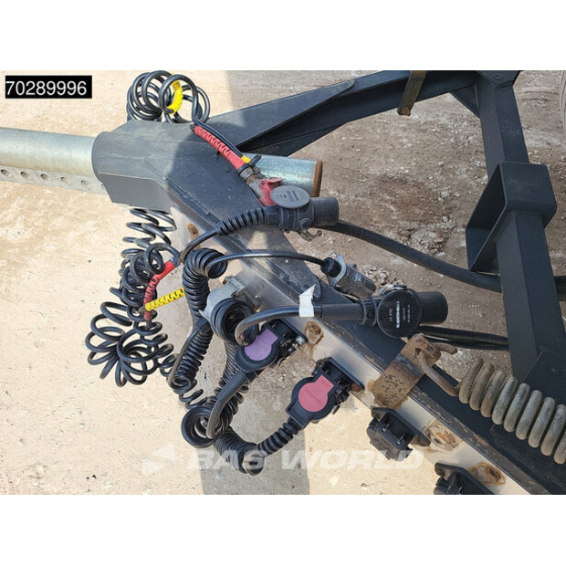 2017 شلومبوهوم آند رود N4K218-41293672