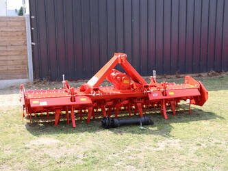 صورة ل ناثرات الأسمدة 2025 Özduman Falcon 3000