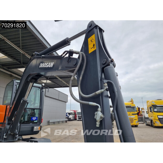 2025 Doosan DX60W-41294756