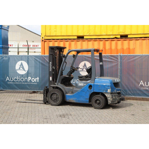 2012 Toyota 02-8FDF30-41294838