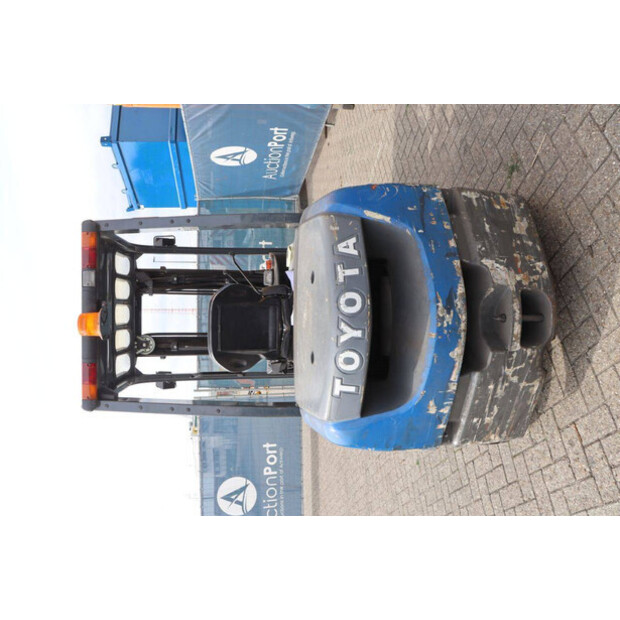 2012 Toyota 02-8FDF30-41294842