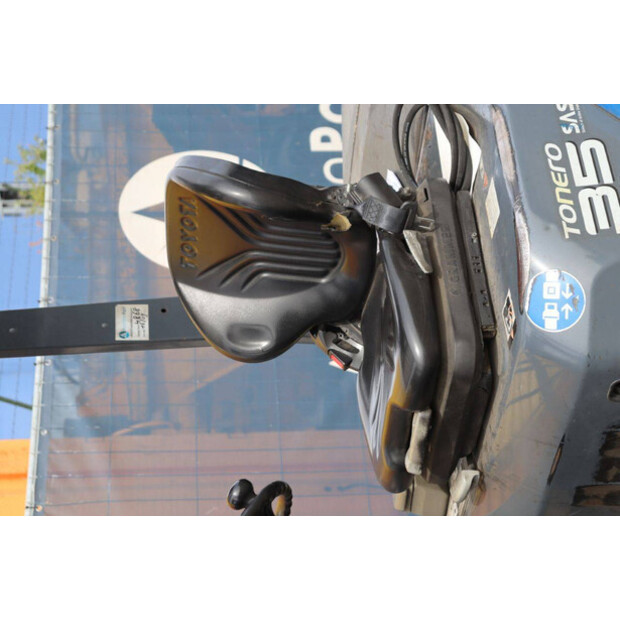 2012 Toyota 02-8FDF30-41294923