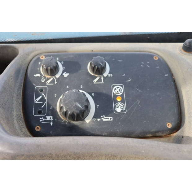 New Holland TS100-41295216