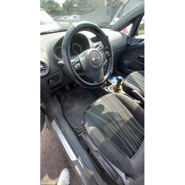 2011 Opel CORSA-41307573