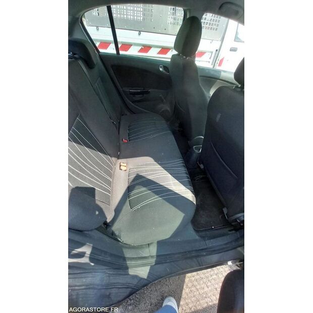 2011 Opel CORSA-41307574