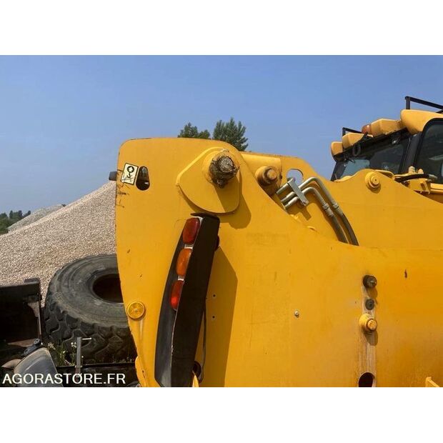 جيه سي بي 525-125-41307655